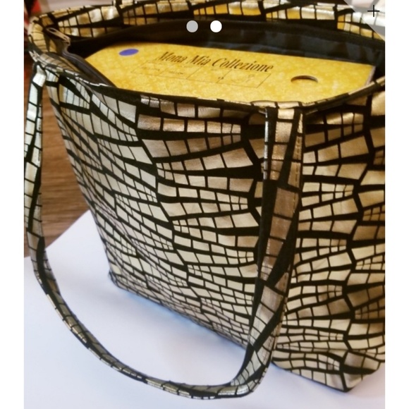 Set of 2 Metallic Tote Bags - Picture 2 of 2